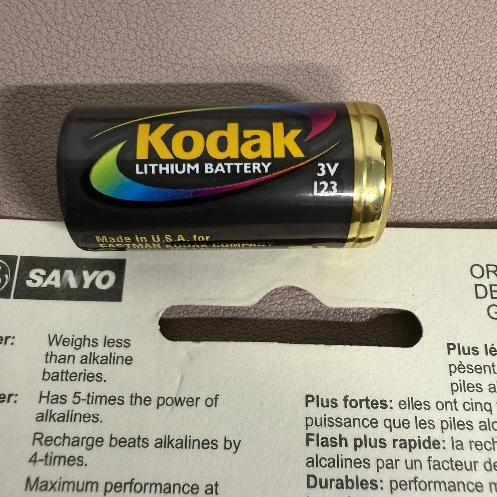 NWT GE SANYO CR123A Lithium Photo Battery New + KODAK CR123 3V Camera‎ Battery